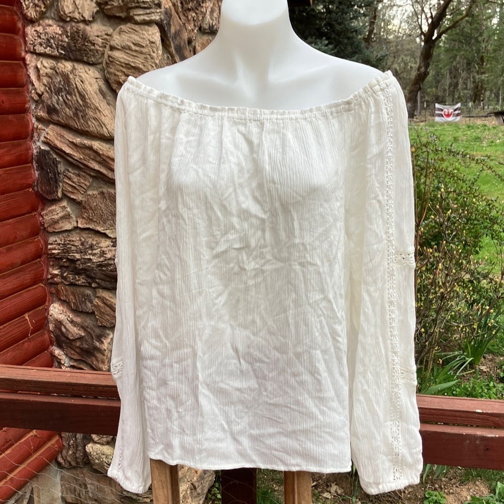 Sanctuary XXL off shoulder rayon  top with crochet sleeve cut outs
